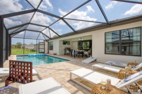 Sirenia by AvantStay Gorgeous Cape Coral Home w Glass Pool House & Modern Interior